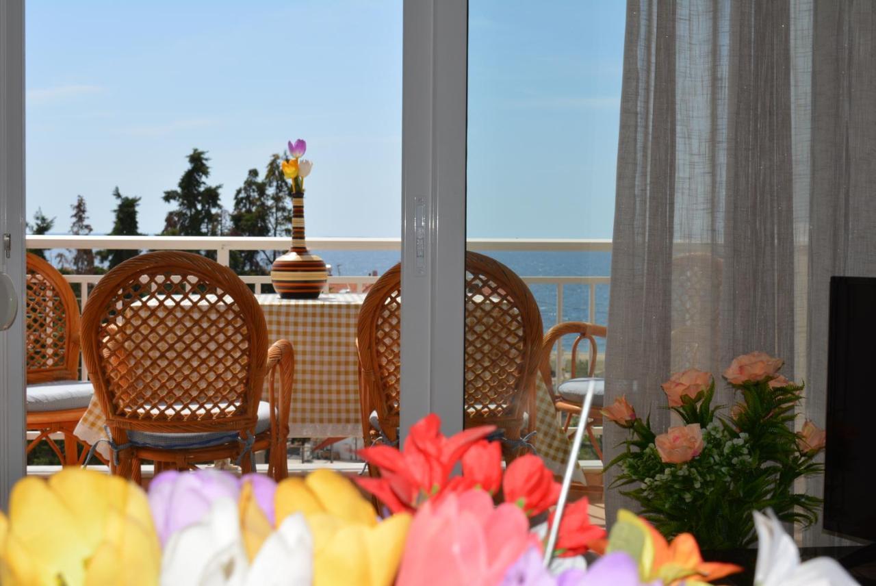 Panos Apartments Gerakini Exterior foto